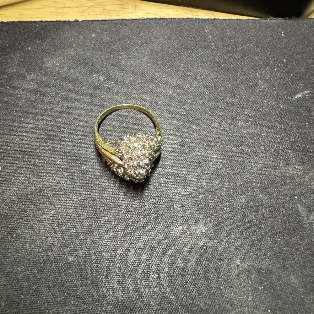 Elegant Gold Cluster Ring